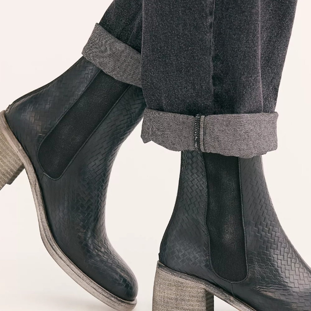 NWT Free People Collection Chelsea Boots Black